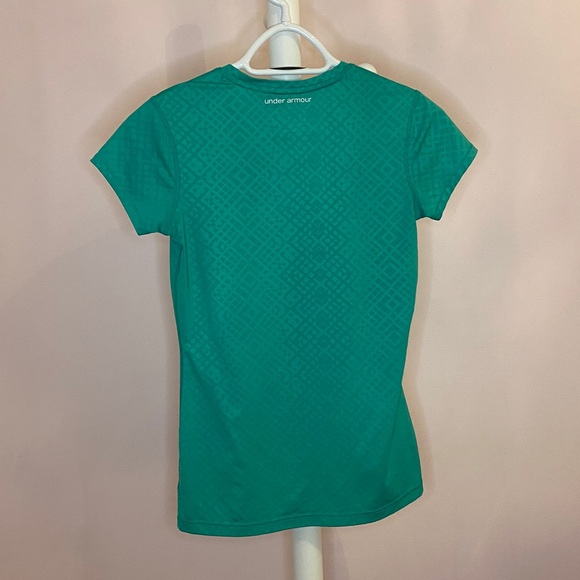 Green Under Amour Top - Picture 2 of 2